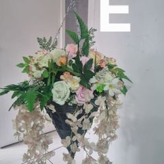 hanging basket cream pink