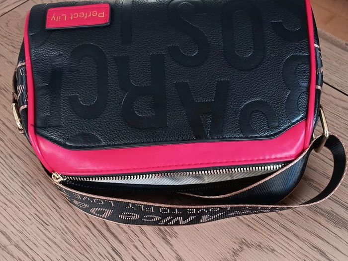 Perfect Lily Black and Red Crossbody Bag