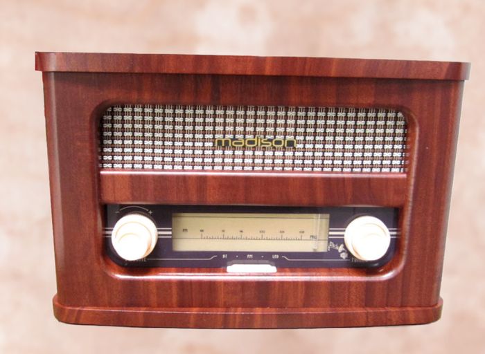 Nostalgia 30s Model Retro Vintage Look Portable Bluetooth Speaker Radio 10W