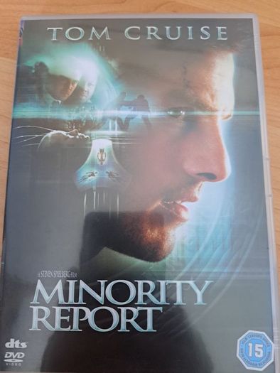 Tom Cruise movie DVDs.