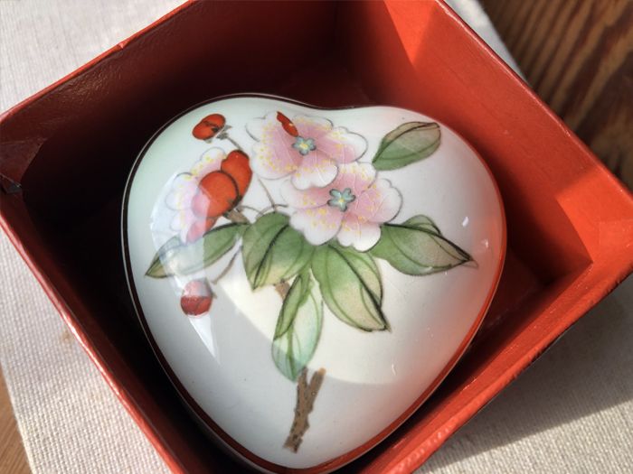 Vintage Trinket Box - Royal Worcester Palissy Heart Shaped Box