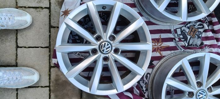 VW Golf MK7 Stock Alloys