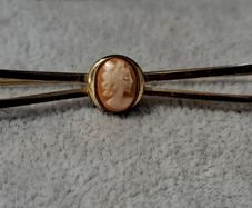 cameo brooch