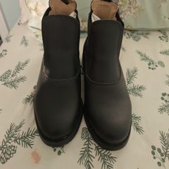Horse riding boots size 4UK
