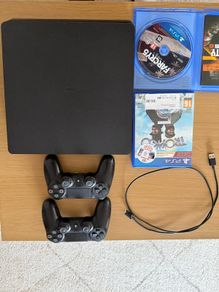 PlayStation 4 slim