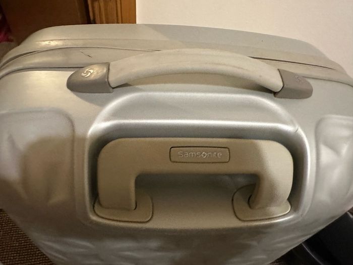 Samsonite luggage suitcase medium