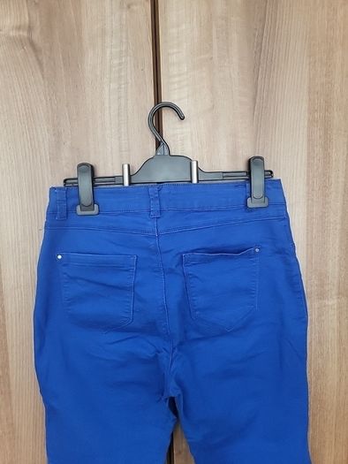 Crop Jeans/ Jeggings