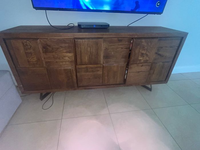 Tv unit