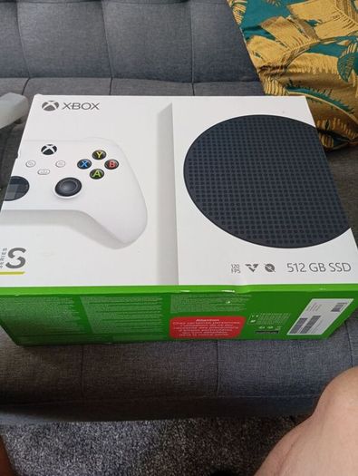 Xbox series S with 2 controllers