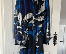 Lipsy Dress in Size 12 - worn only once, gorgeous shades of blue on black background