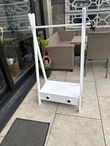 Clothes rack kids with drawers
