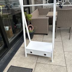 Clothes rack kids with drawers
