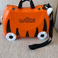 Trunki Tiger ride on suitcase