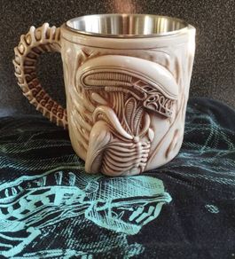 Xenomorph Mug -Ivory Effect