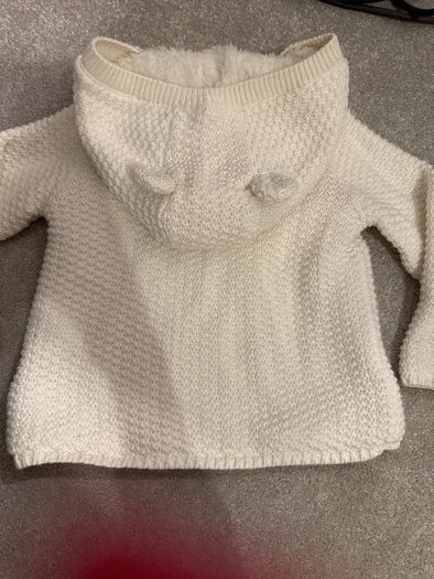 Cream warm jumper 9-12 months