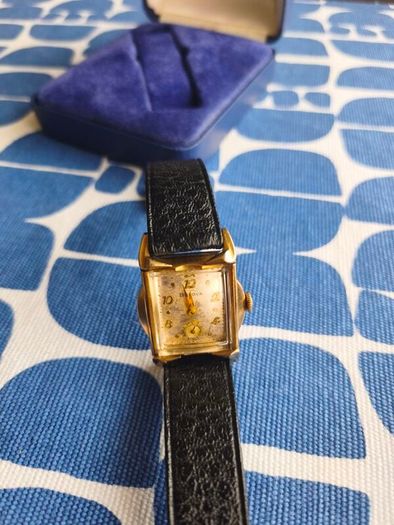 Bulova Banker