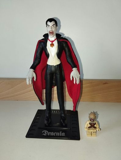 Universal Monsters  Dracula Bendyfigs  The Noble Collection