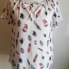 Ladies Beautiful Top Blouse with Pattern Of Feathers Size XL
