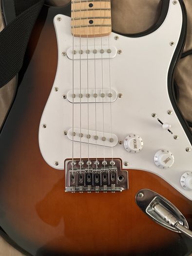 Mint condition: Squier Stratocaster Electric Guitar Starter Pack
