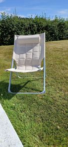 This is a nice  comfy sun lounger. Excellent condition