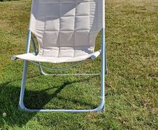 This is a nice  comfy sun lounger. Excellent condition