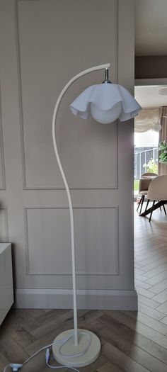 Floor lamp