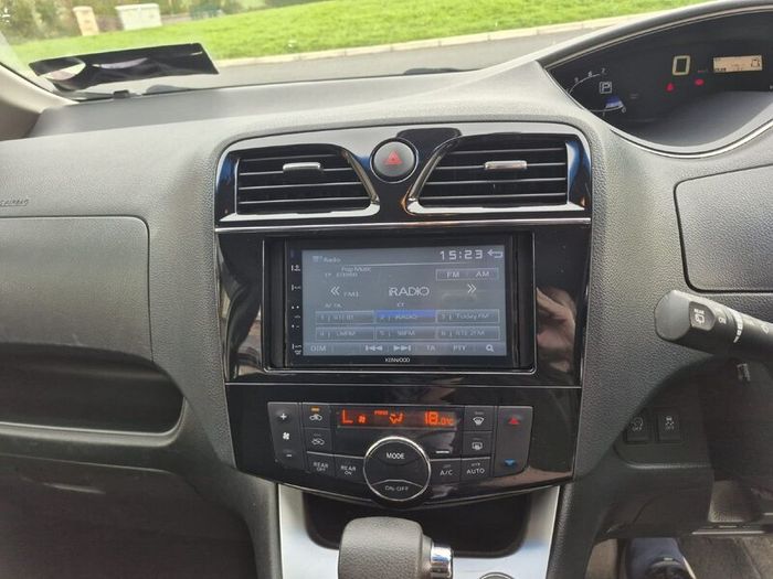 Nissan Serena 2014