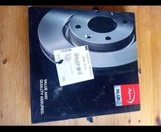 Toyota Avensis rear brake pads and discs