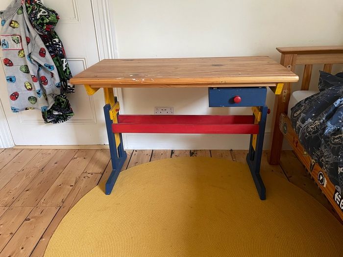 Child's desk