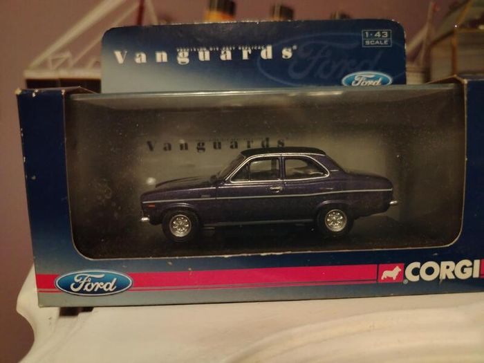 Corgi Vanguards 1:43 scale Ford Escort model car