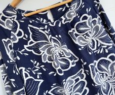women shirt.size12/14