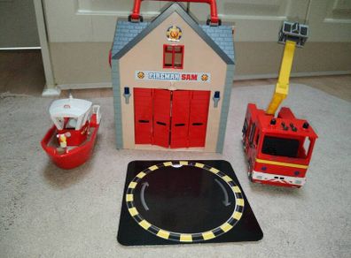 fireman sam fire station and fire engine