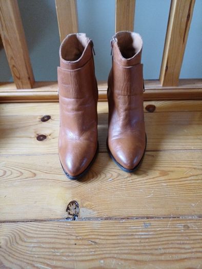 Size 4 Amy Huberman Burbon Boots