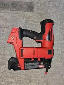 Milwaukee M18 FN18GS FUEL GA Brad Nailer