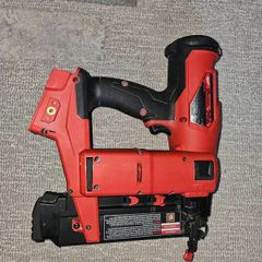 Milwaukee M18 FN18GS FUEL GA Brad Nailer