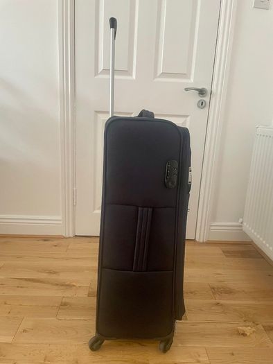 Large Suitcase: Navy