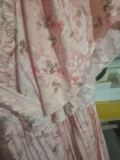 Dresses suit size 20/22. E3 each