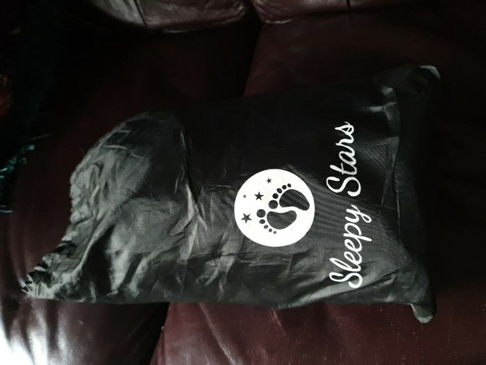 Sleepy stars black out blind