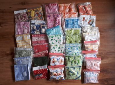 Bedding sets for dolls houses