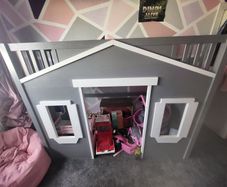 Child's castle bed