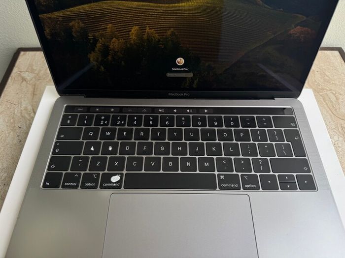 MacBook Pro (13-inch, 2019, Four Thunderbolt 3 ports)