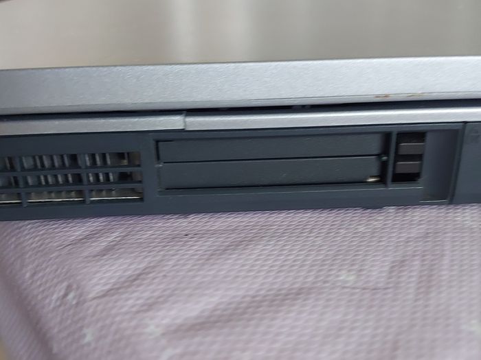 Rare Vintage Fujitsu Siemens Lifebook, E Series, FPC07048B Part number CP127259, Running Windows 2000 Professional, uses 3.5 floppy disk, 20GB HDD, amd all the connecting Ports from 30 years ago Era