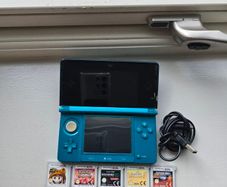 Nintendo 3ds coral blue