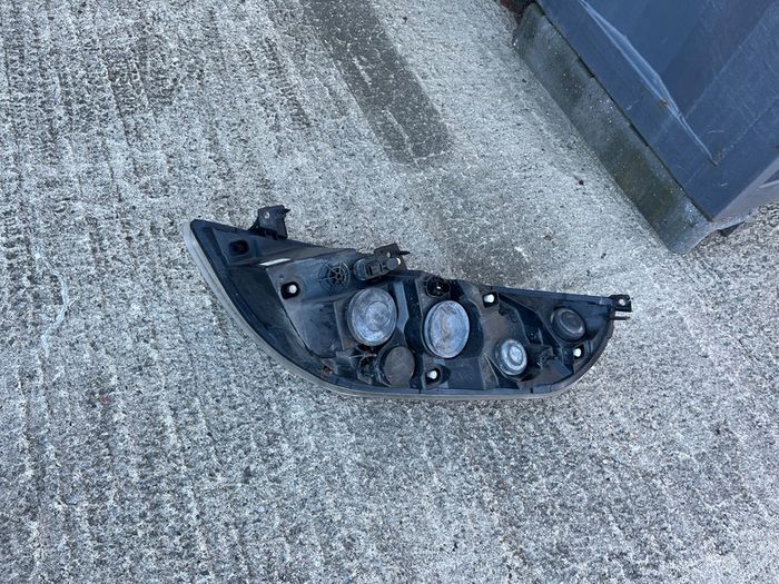 Opel Movano drivers side headlamp
