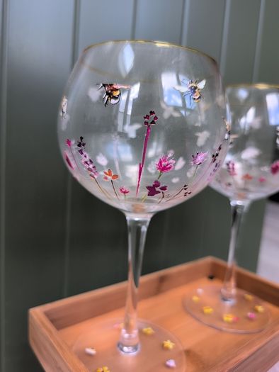 2x Busy Bees Gin Glasses