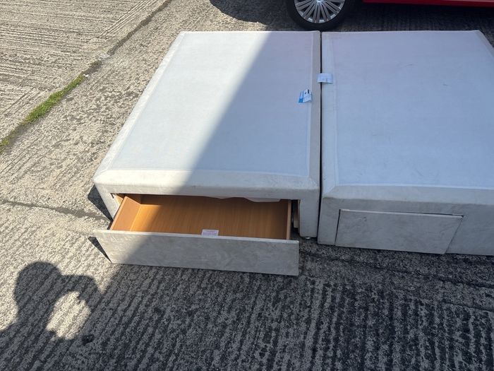 5ft base with 4 drawers