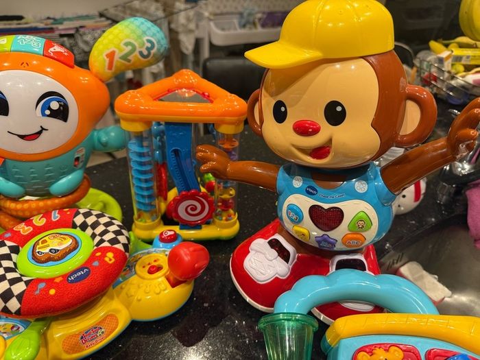 Mix of Vtech & other toys