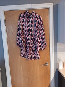 Papillonne Long Blouse.  S.S/M  - 14- 16.   New - No Tag.