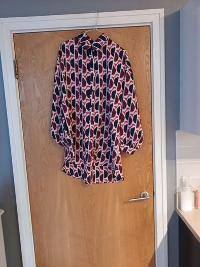 Papillonne Long Blouse.  S.S/M  - 14- 16.   New - No Tag.