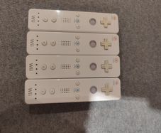 Four Nintendo Wii Original controllers